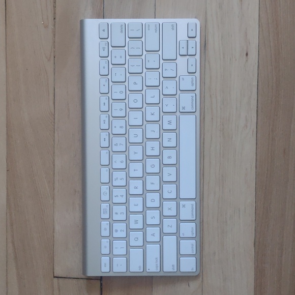 APPLE | Wireless Keyboard - Picture 1 of 7
